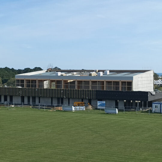 vue ensemble complexe sportif